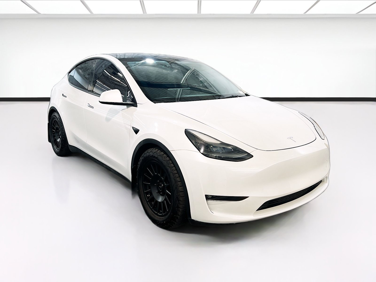Used 2023 Tesla Model Y Performance AWD/4WD image 3