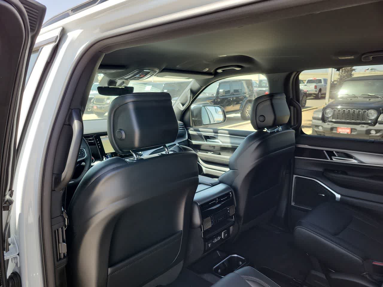 New 2026 Jeep Grand Wagoneer L Limited w/ Convenience Group I AWD/4WD image 20