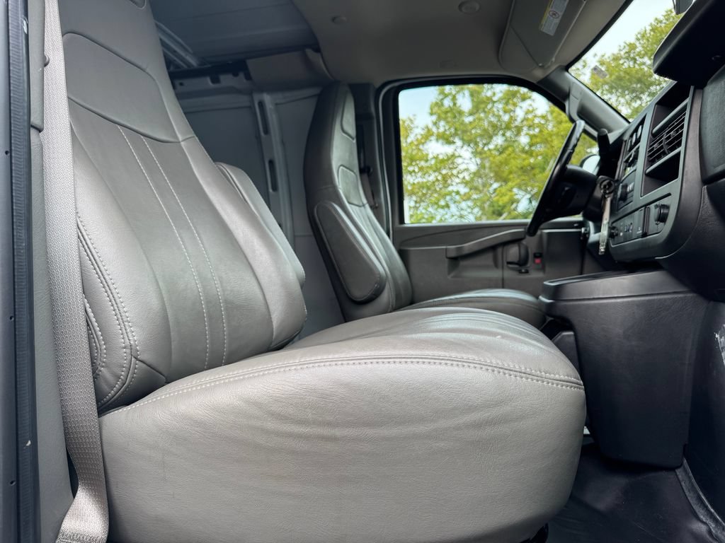Used 2023 Chevrolet Express 2500 Extended w/ Driver Convenience Package RWD image 10