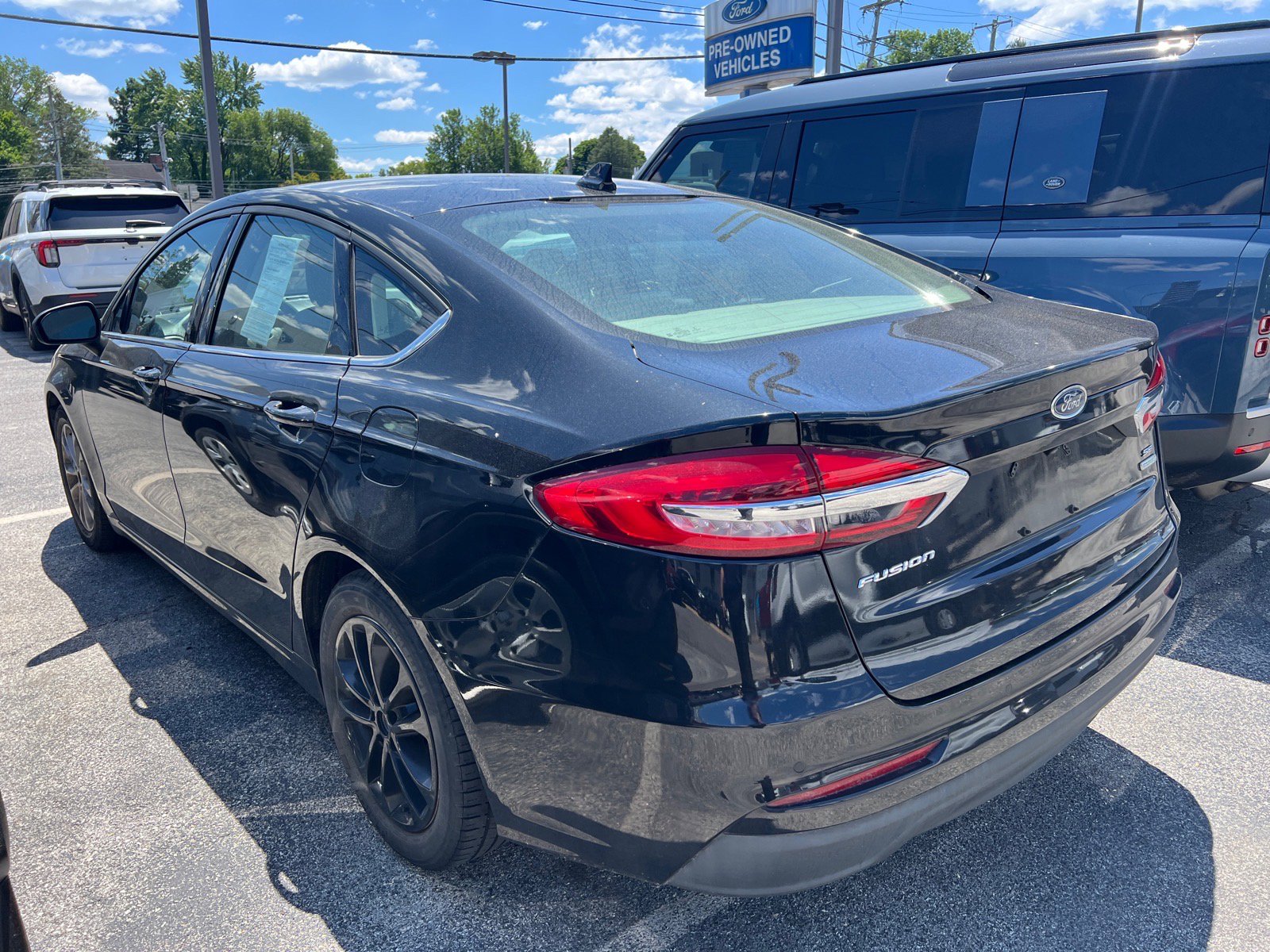 Used 2020 Ford Fusion SE FWD image 4