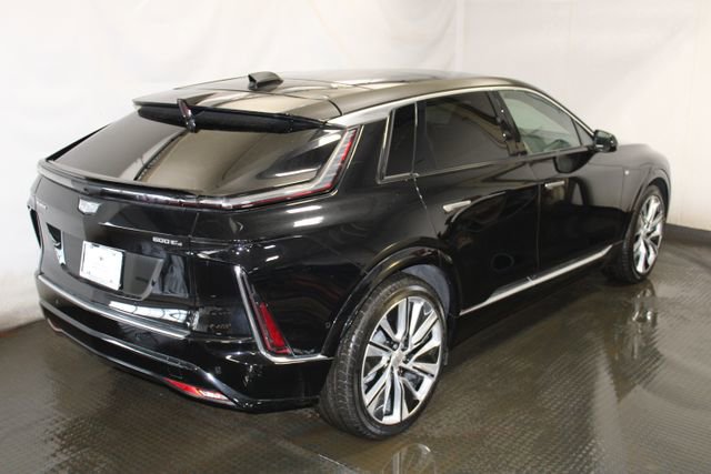 Certified 2024 Cadillac Lyriq Luxury w/ LPO, Floor Liner Package image 4