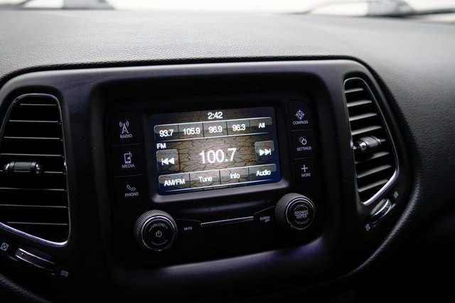 Used 2018 Jeep Compass Latitude image 19