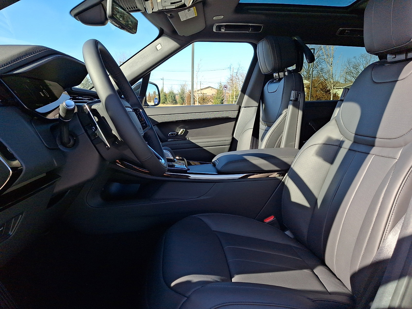 New 2026 Land Rover Range Rover Sport SE image 13