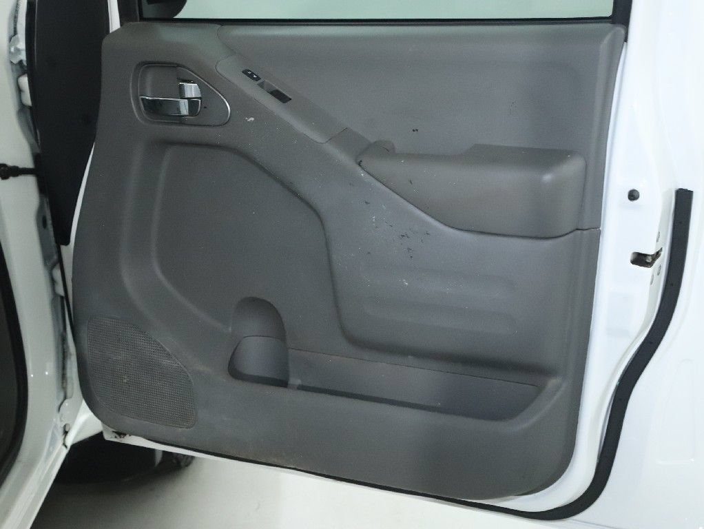 Certified 2021 Nissan Frontier SV RWD image 31