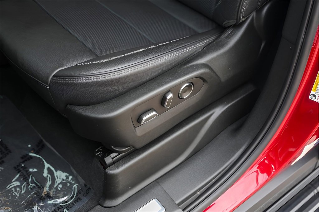 Used 2023 GMC Yukon Denali image 11