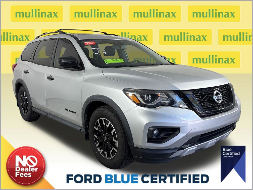 Used 2020 Nissan Pathfinder SL image 1