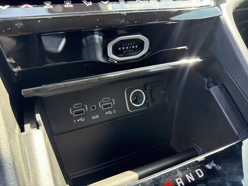 New 2026 Jeep Grand Cherokee Limited w/ Limited Altitude Package AWD/4WD image 19