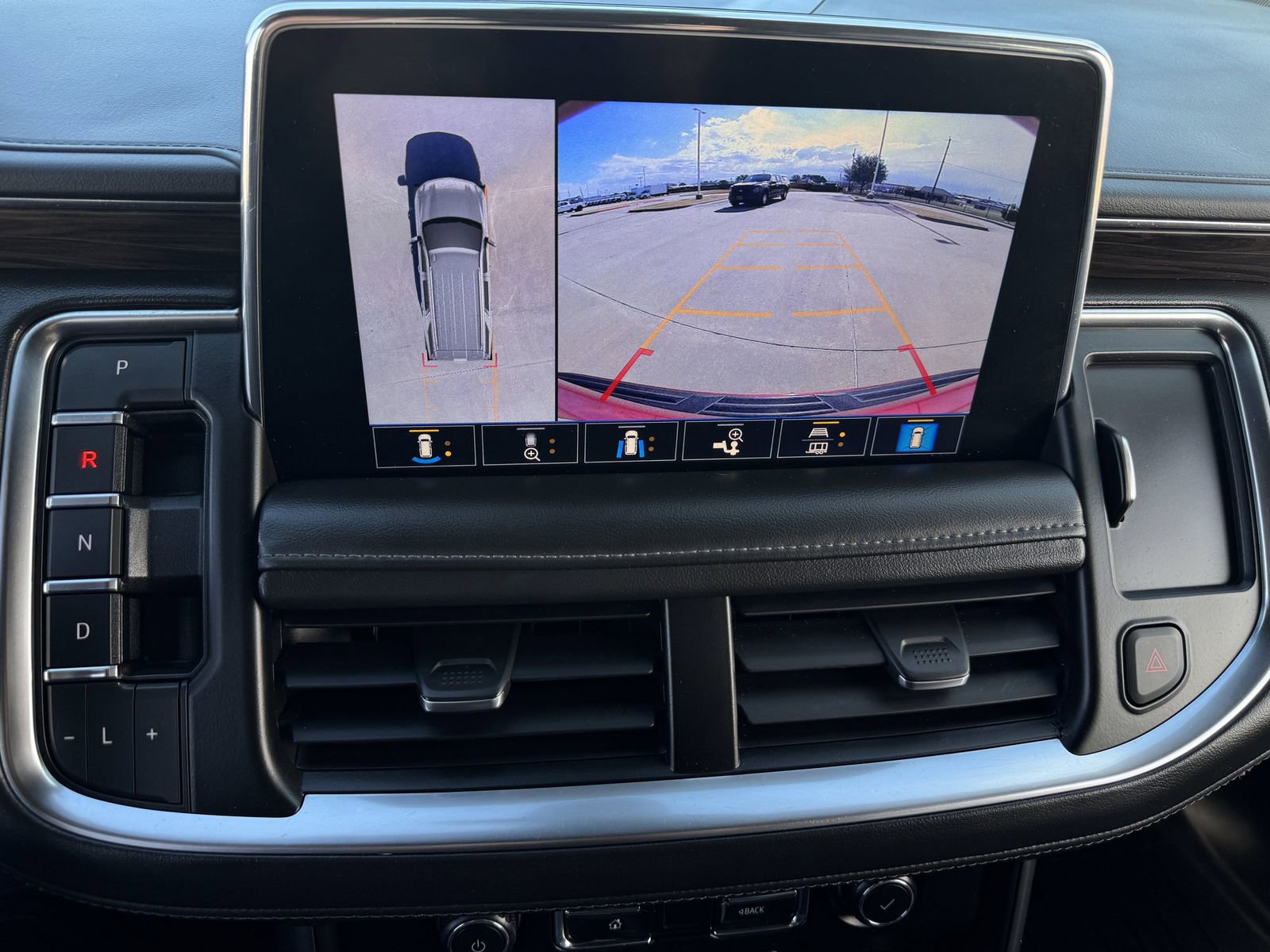 Used 2021 Chevrolet Tahoe Z71 w/ Luxury Package image 21