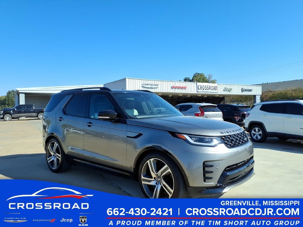 Used 2024 Land Rover Discovery Dynamic SE AWD/4WD image 7