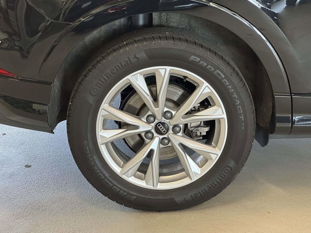 Used 2025 Audi Q3 2.0T Premium w/ Convenience Package AWD/4WD image 7