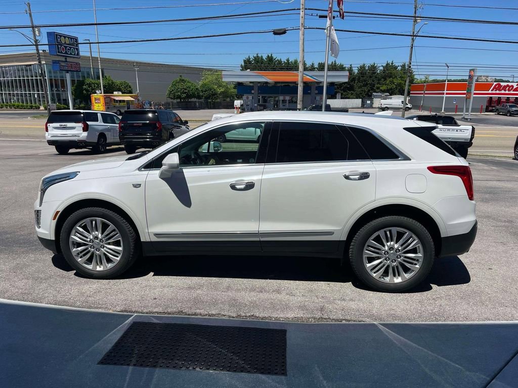 Used 2017 Cadillac XT5 Premium Luxury FWD image 6