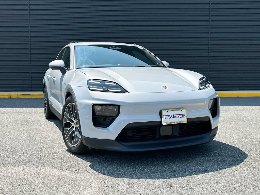New 2026 Porsche Macan 4 Electric AWD/4WD image 7