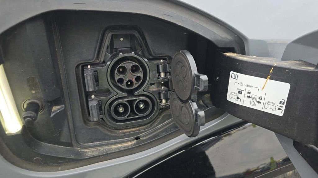 Used 2024 Nissan Ariya FWD image 18