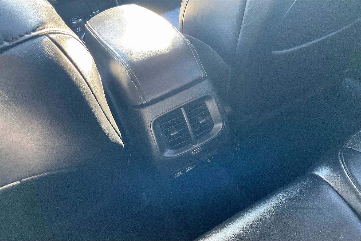 Used 2023 Jeep Cherokee Altitude Lux image 32