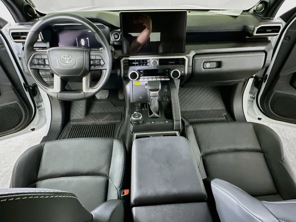 Used 2025 Toyota 4Runner Limited AWD/4WD image 16