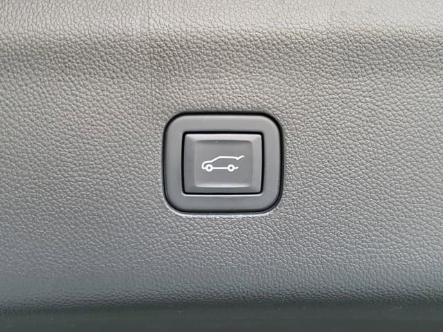 Used 2023 Buick Enclave Avenir w/ Avenir Technology Package image 12