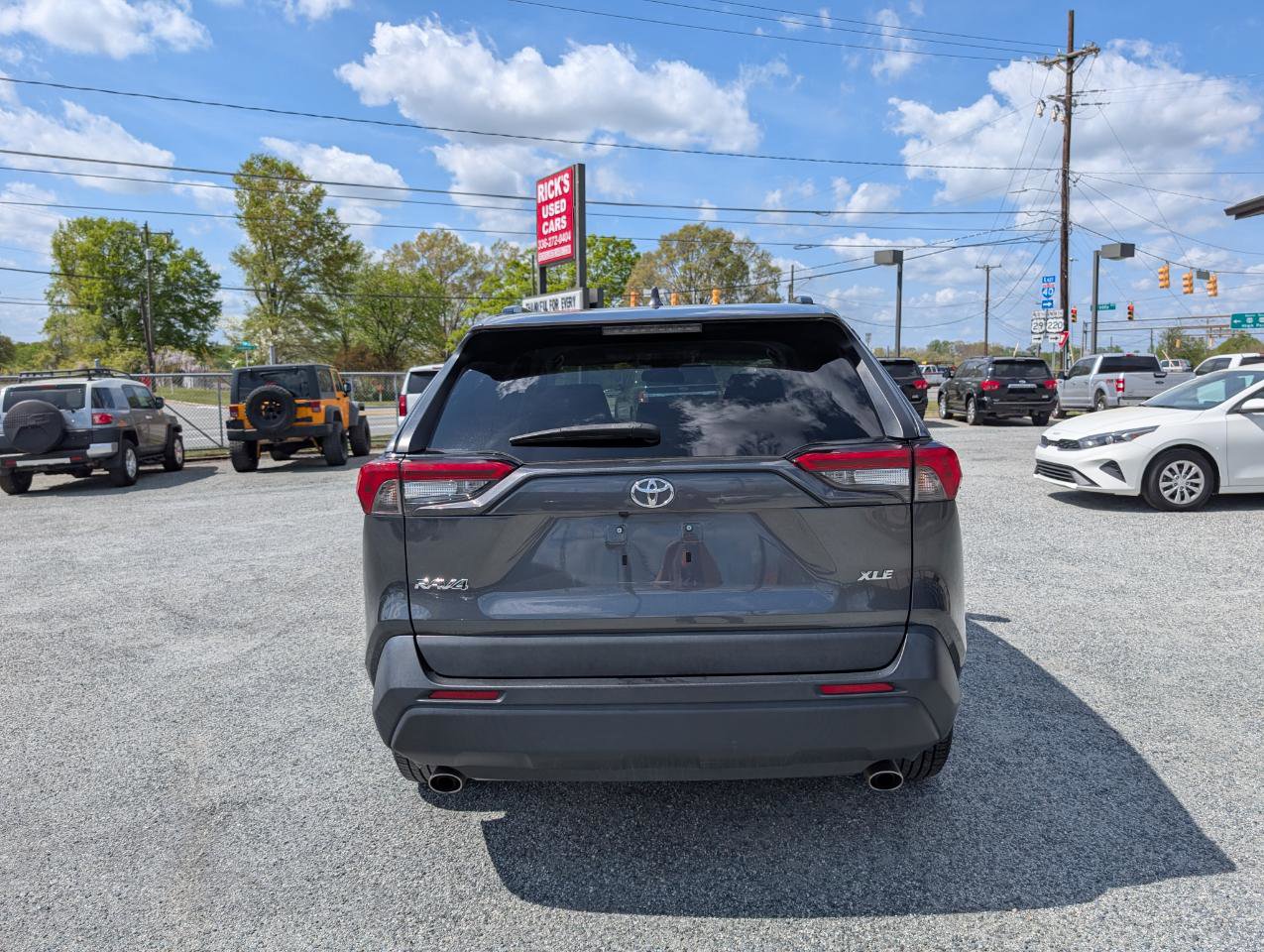 Used 2020 Toyota RAV4 XLE image 8