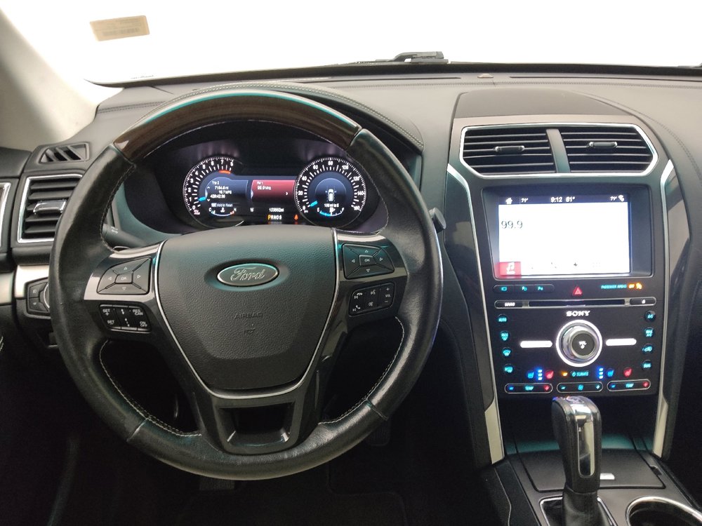 Used 2017 Ford Explorer Platinum image 22