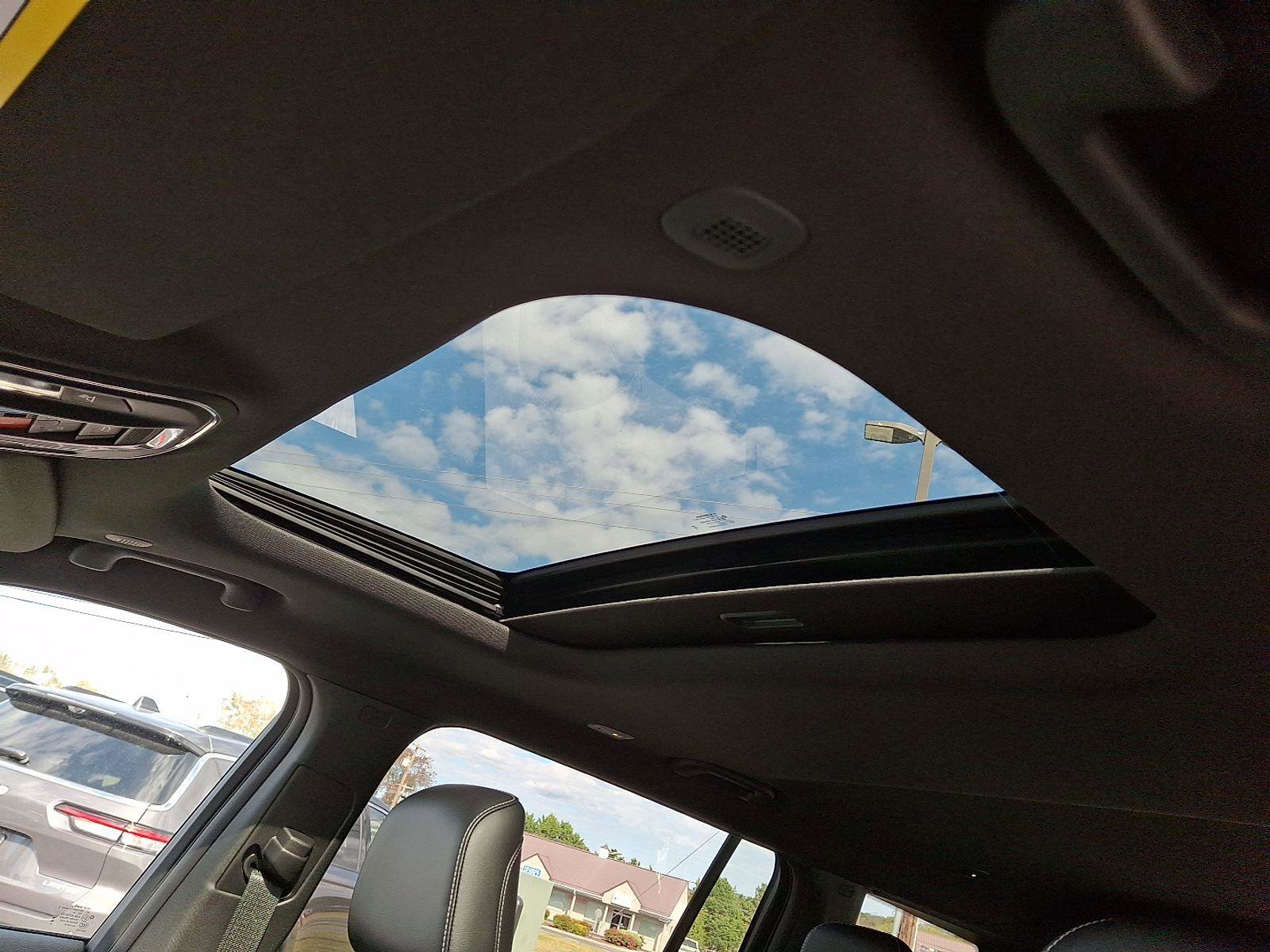 New 2025 Jeep Grand Cherokee L Altitude image 10