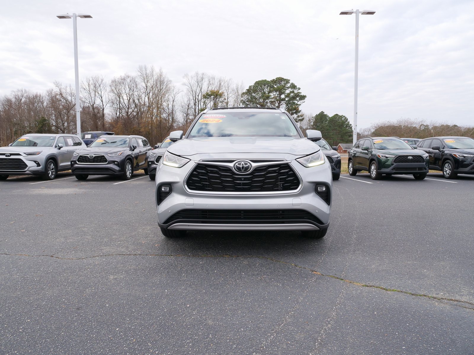 Used 2024 Toyota Highlander Platinum image 8