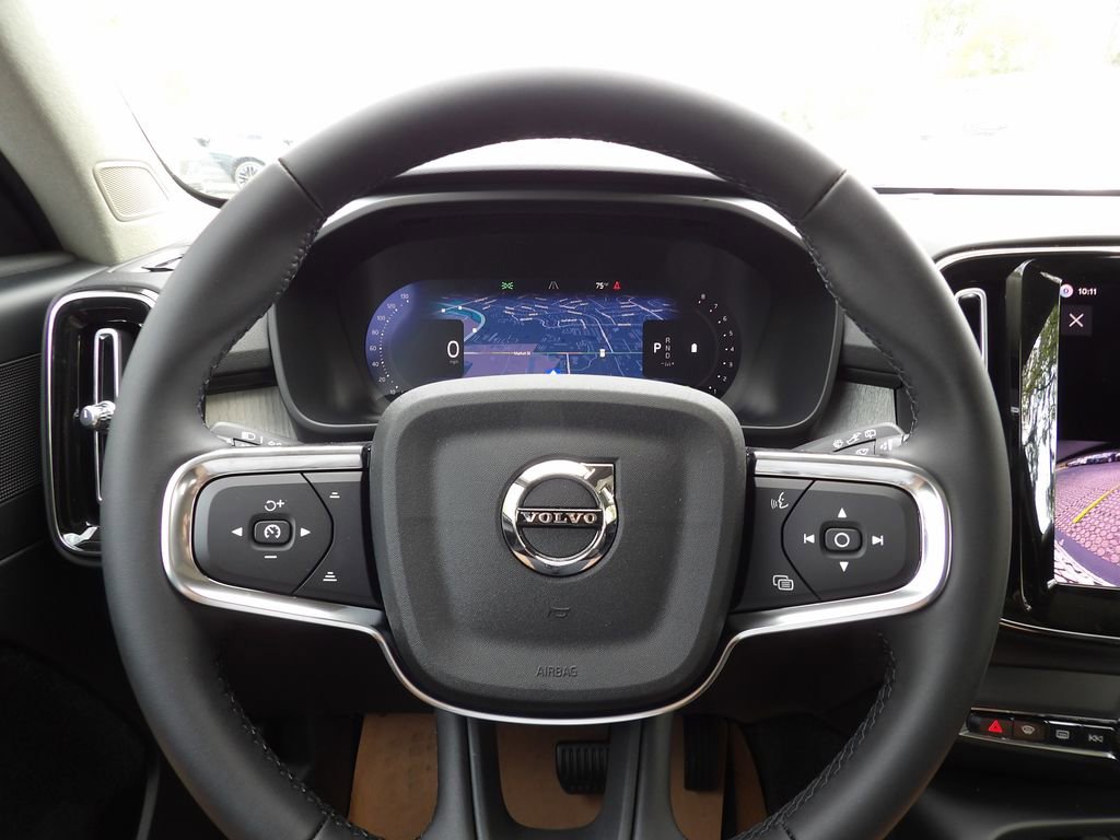 New 2026 Volvo XC40 B5 Core w/ Climate Package AWD/4WD image 16