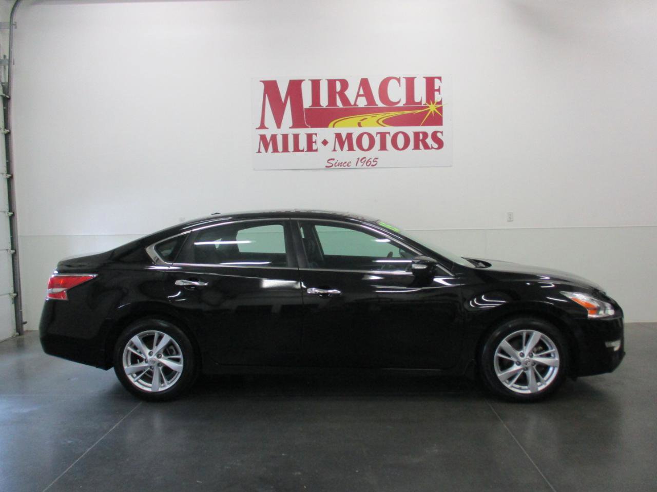 Used 2015 Nissan Altima 2.5 SL w/ Technology Package FWD image 6