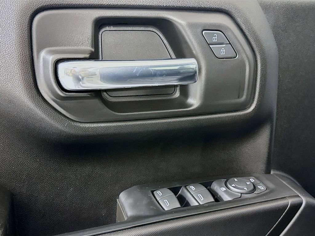 Used 2023 Chevrolet Silverado 1500 Custom image 15