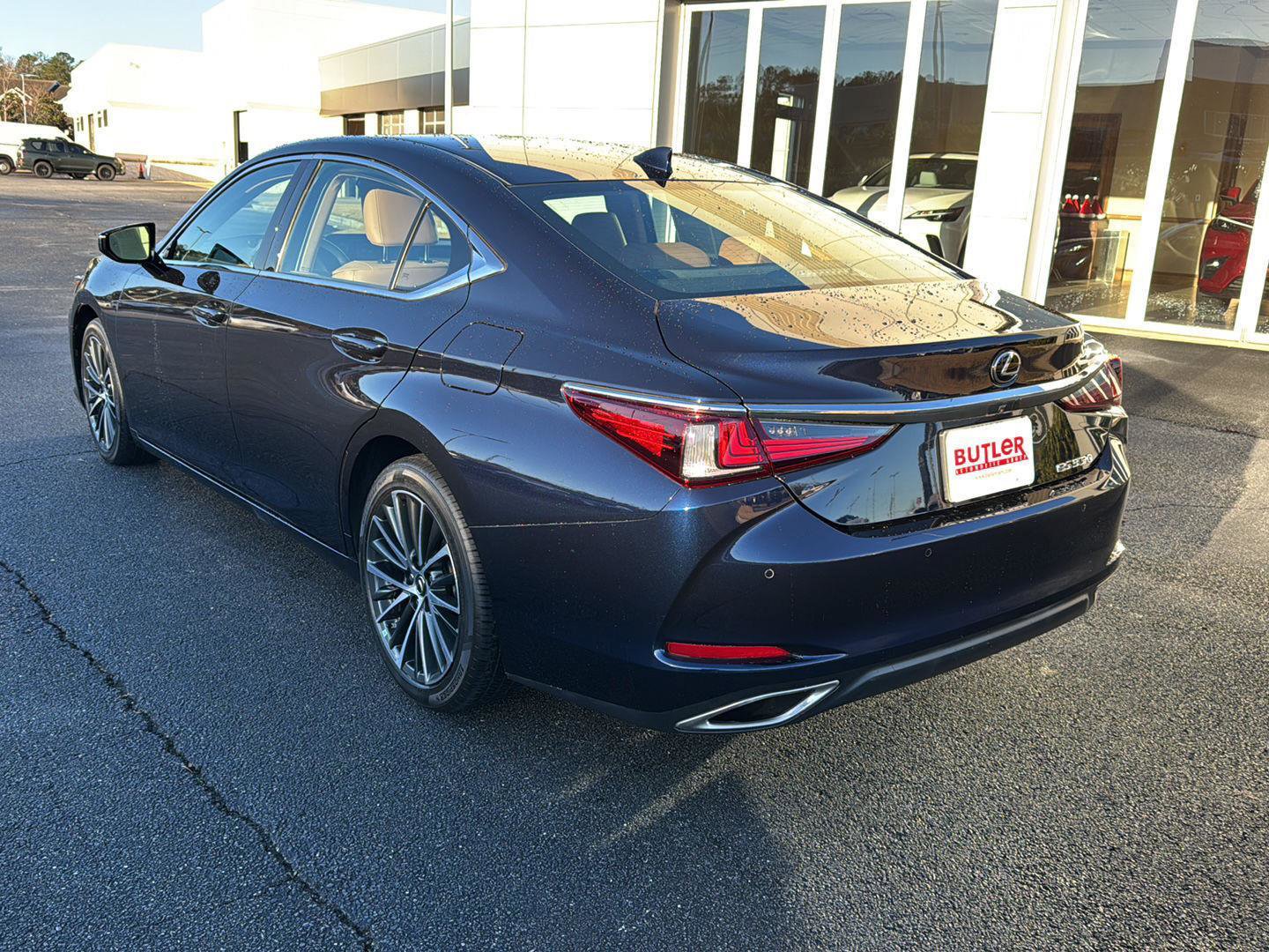 Certified 2022 Lexus ES 350 w/ Premium Package image 3