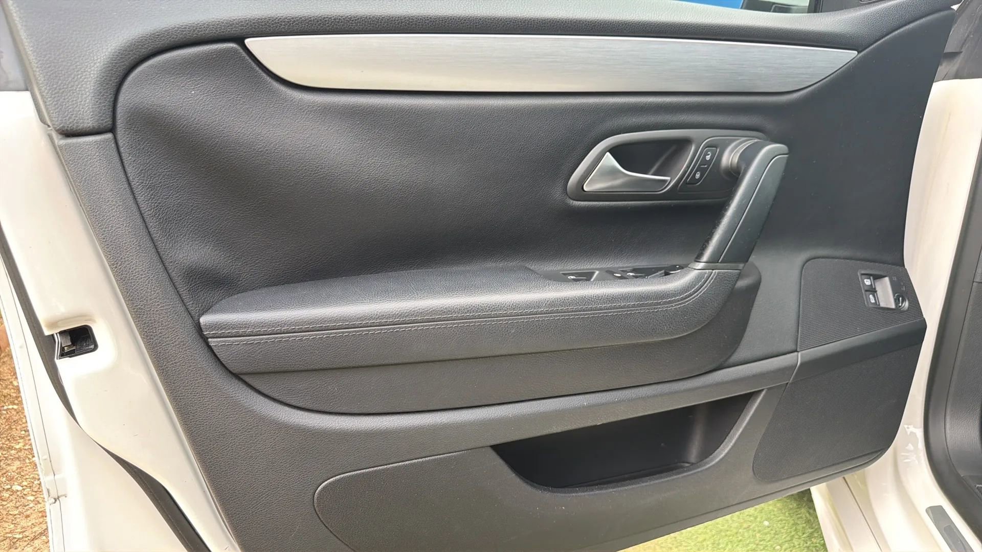 Used 2014 Volkswagen CC R-Line image 25