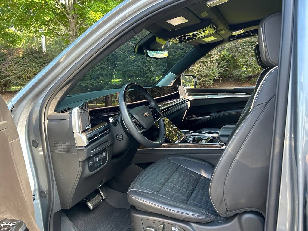 Used 2025 Cadillac Escalade Sport Platinum w/ LPO, ONYX Package RWD image 53