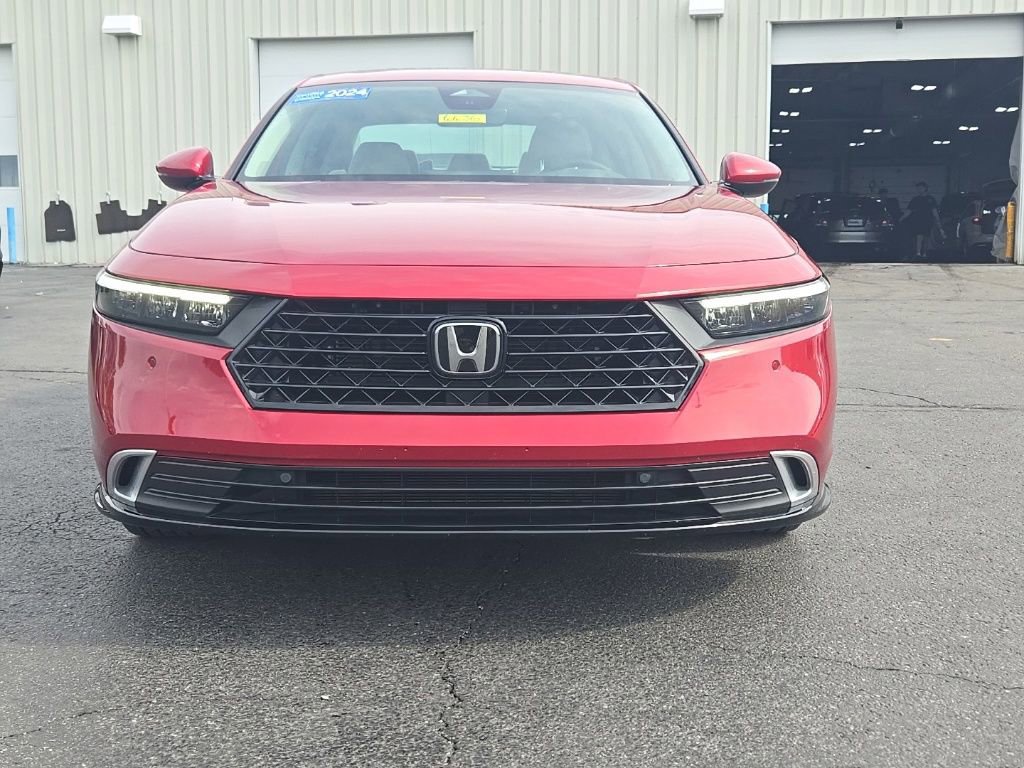 Used 2024 Honda Accord Touring image 2