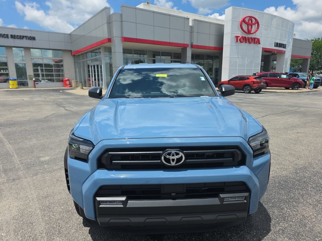 Used 2026 Toyota 4Runner SR5 AWD/4WD image 2