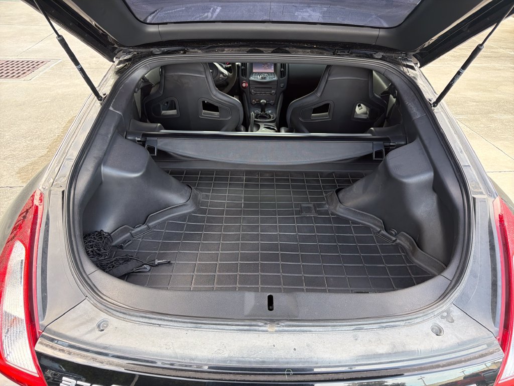 Used 2019 Nissan 370Z NISMO RWD image 29
