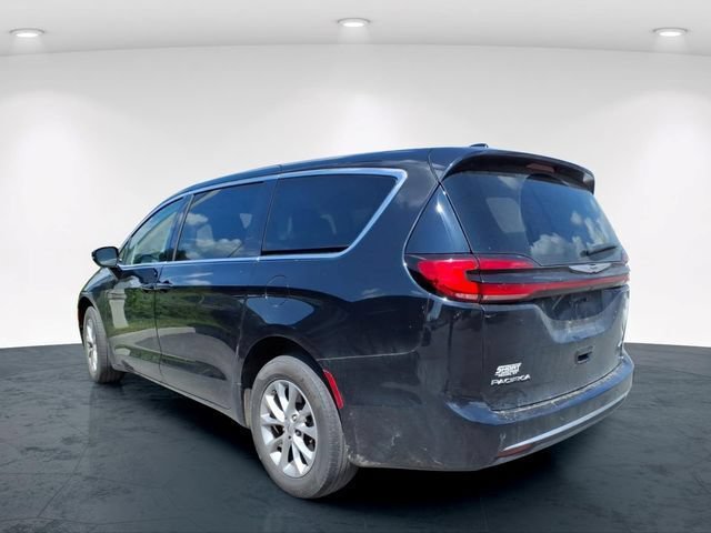Used 2024 Chrysler Pacifica Touring-L w/ Uconnect Theater Family Group AWD/4WD image 19