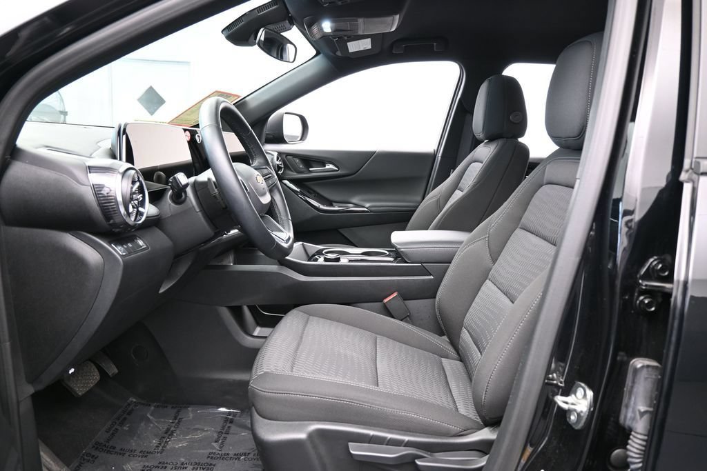 Used 2026 Chevrolet Equinox LT FWD image 11