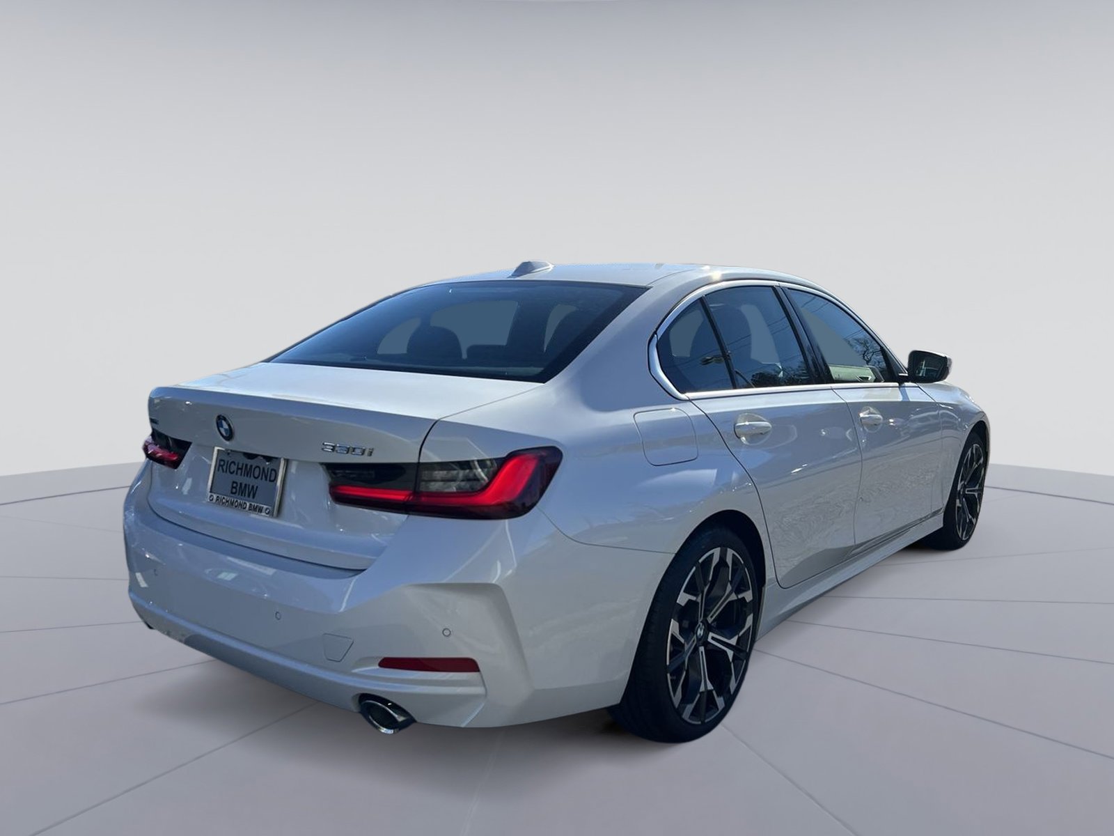 New 2026 BMW 330i xDrive Sedan w/ Convenience Package image 5