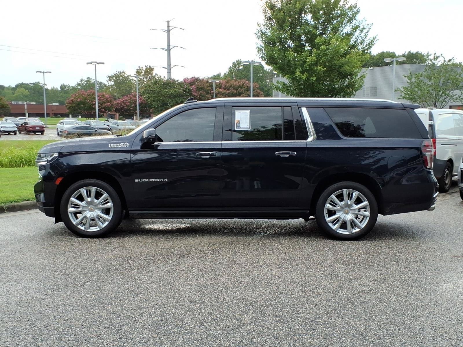 Used 2024 Chevrolet Suburban High Country w/ Advanced Technology Package AWD/4WD image 3
