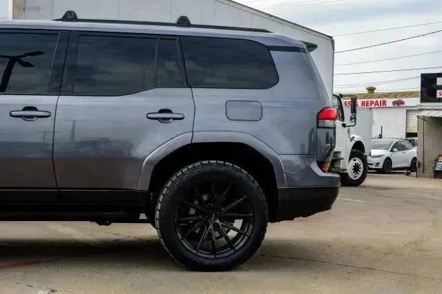 Used 2025 Lexus GX 550 image 13