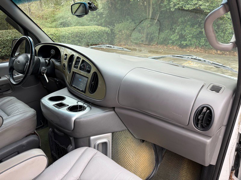 Used 2002 Ford E-150 and Econoline 150 image 21