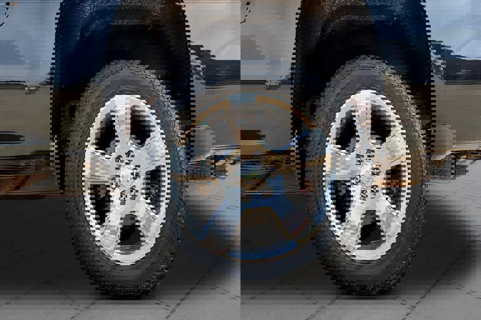 Used 2014 Chevrolet Silverado 1500 LT w/ Chrome Essentials Package RWD image 11