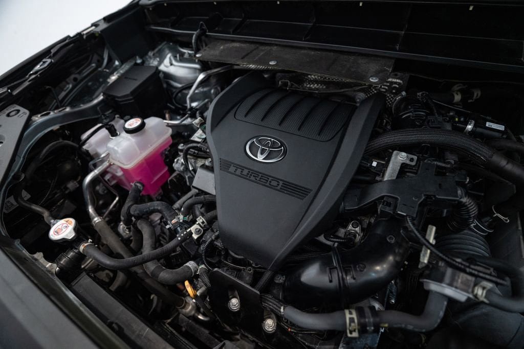 Used 2023 Toyota Highlander LE FWD image 13