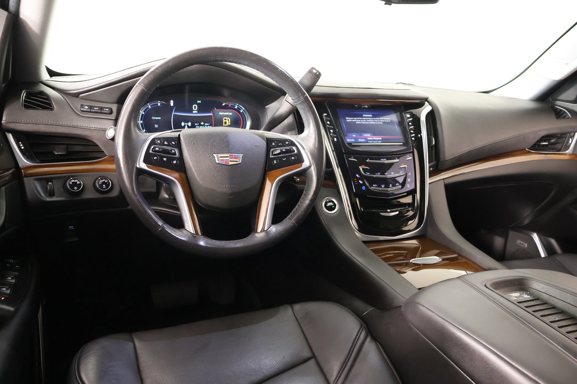 Used 2020 Cadillac Escalade Premium Luxury w/ LPO, Radiant Package AWD/4WD image 2