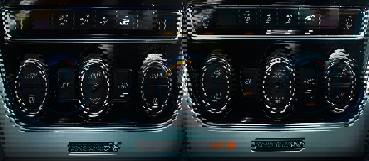 Used 2017 Volkswagen Passat 1.8T S image 45