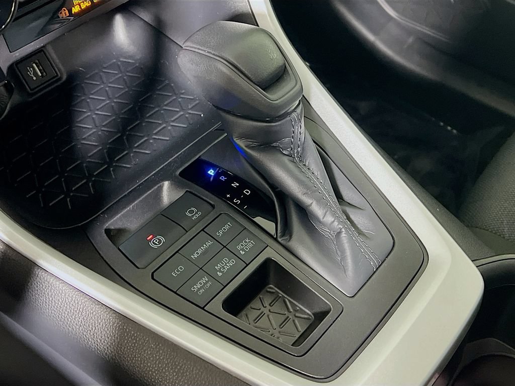 Certified 2025 Toyota RAV4 XLE AWD/4WD image 14