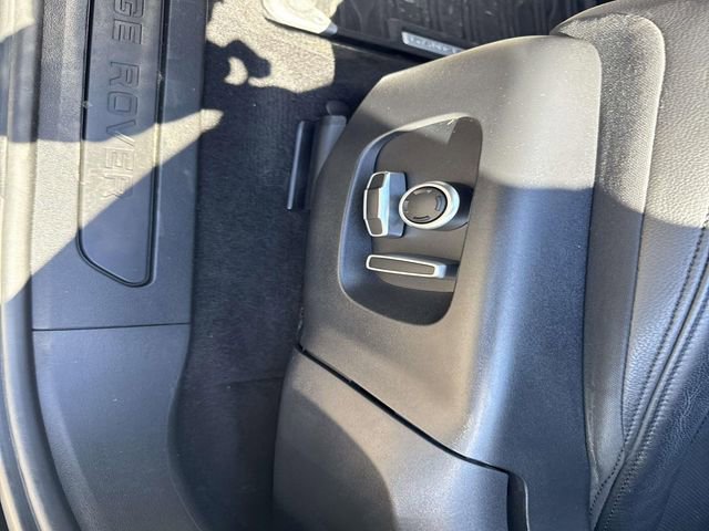 Used 2021 Land Rover Range Rover Evoque SE image 24