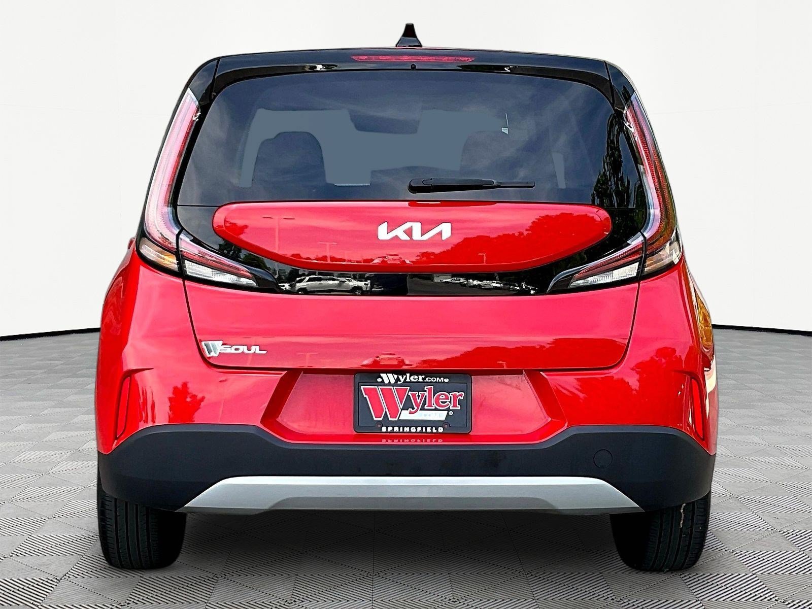 Used 2023 Kia Soul LX FWD image 5