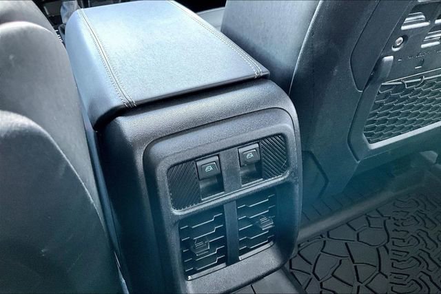 Used 2025 Ford Bronco Badlands image 10