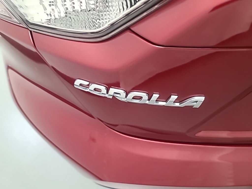 Used 2025 Toyota Corolla LE FWD image 12
