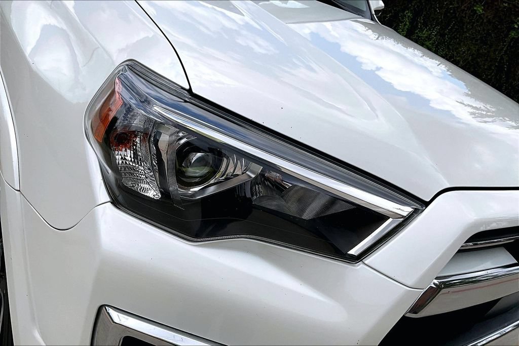 Used 2022 Toyota 4Runner Limited AWD/4WD image 41