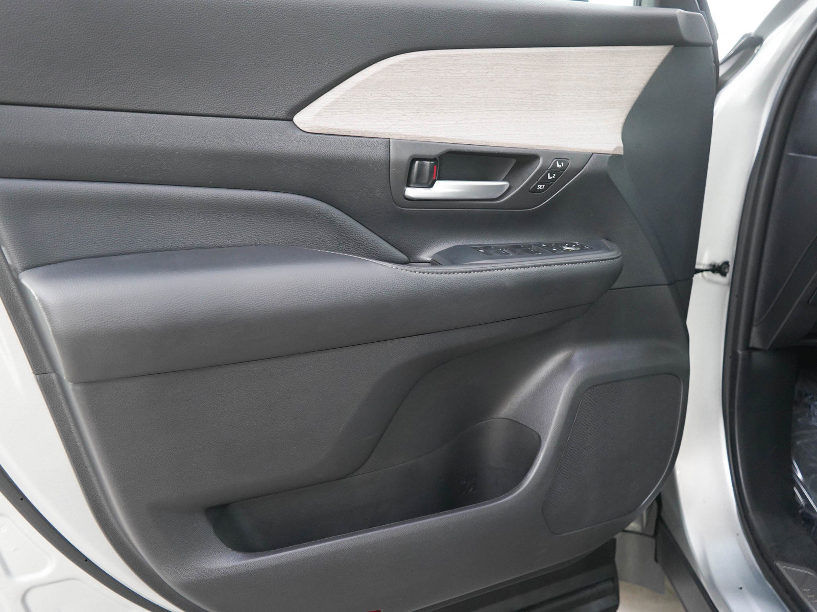 Used 2024 Toyota Grand Highlander AWD Hybrid image 19